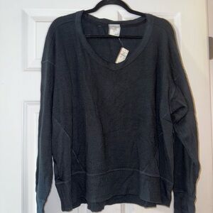 Black Crewneck Sweater with Relaxed Fit and Long Sleeves